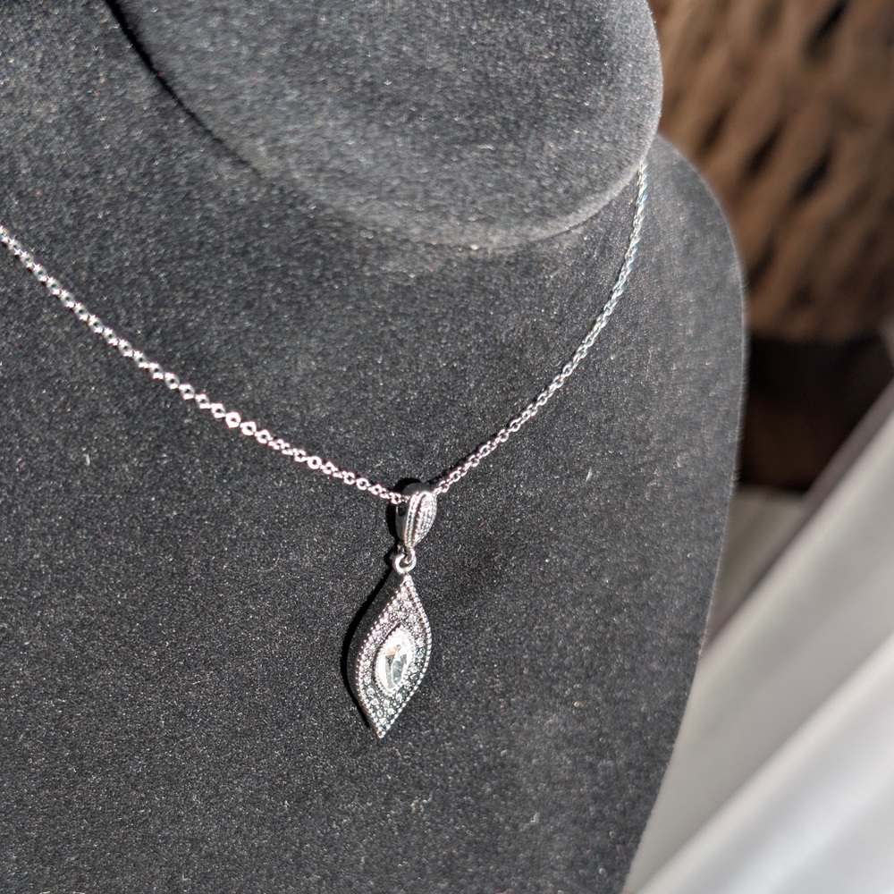 Caroline Néron | 👁️ .925 Silver Drop Necklace